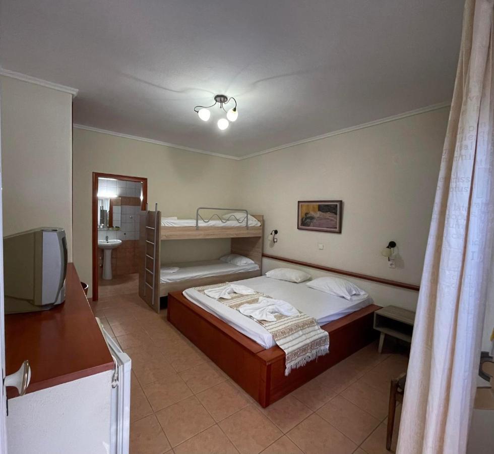 Calypso Hotel Siviri Buitenkant foto